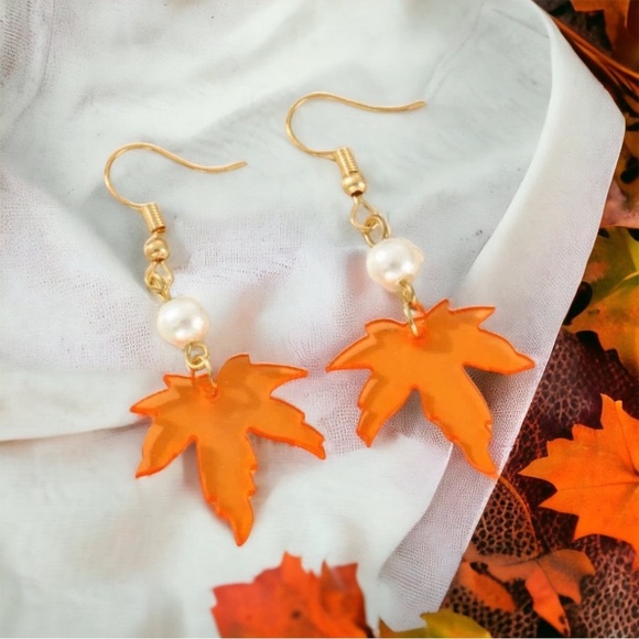 Falling for Style: Handmade Autumn Maple Leaf Earrings! 🍂✨ Brand New! - Picture 3 of 3